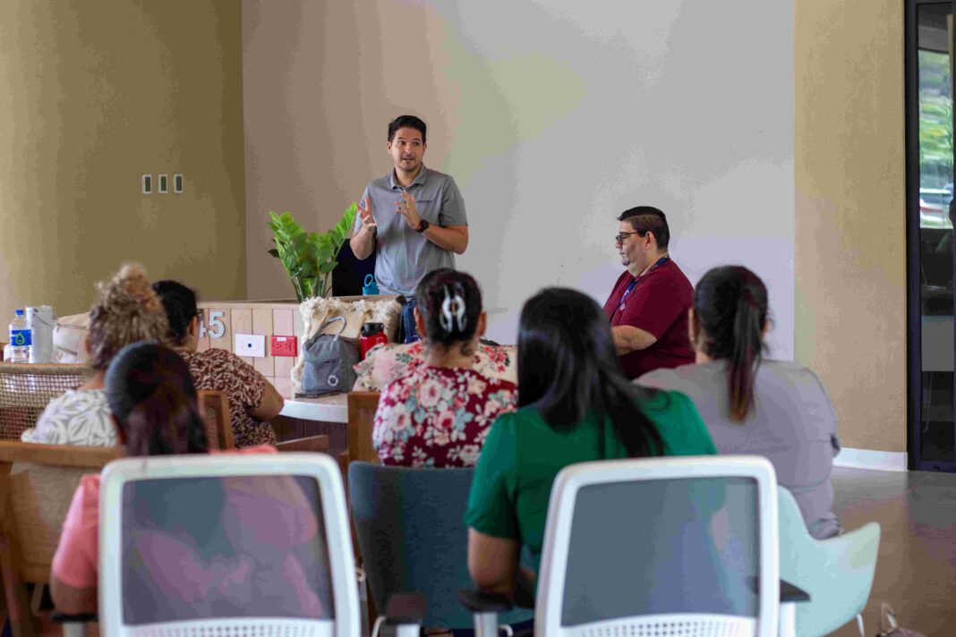 Municipalidad de Nicoya y Ocho Homes unen esfuerzos para impulsar la permanencia educativa de jóvenes en Nosara