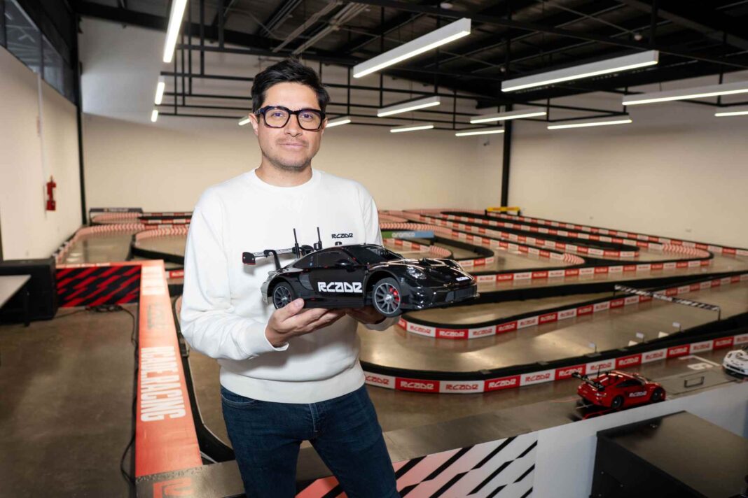 RCADE lleva la emoción de las carreras automovilísticas y la adrenalina del gaming al mundo real