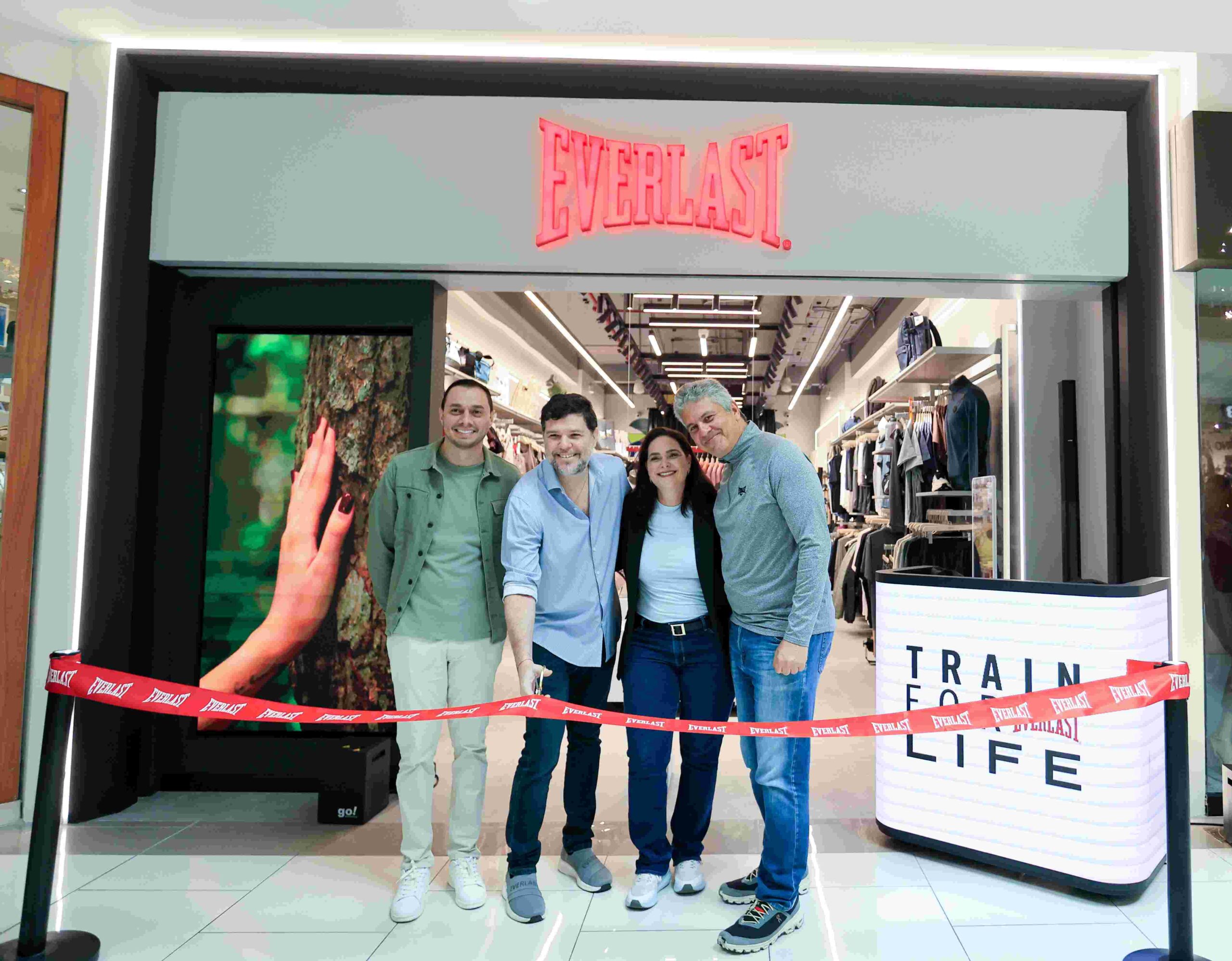 Entrena para la vida en la nueva tienda Everlast en Multiplaza Escazú