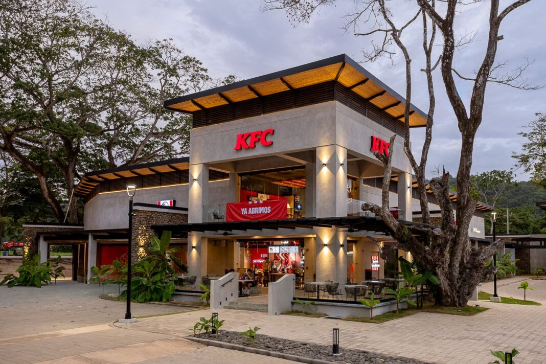 ¿Busca trabajo? KFC realizará feria de empleo en Ciudad Colón y no requiere experiencia previa