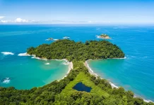 Tamarindo y Manuel Antonio figuran entre las playas con mayor distancia y tiempo de traslado desde el aeropuerto
