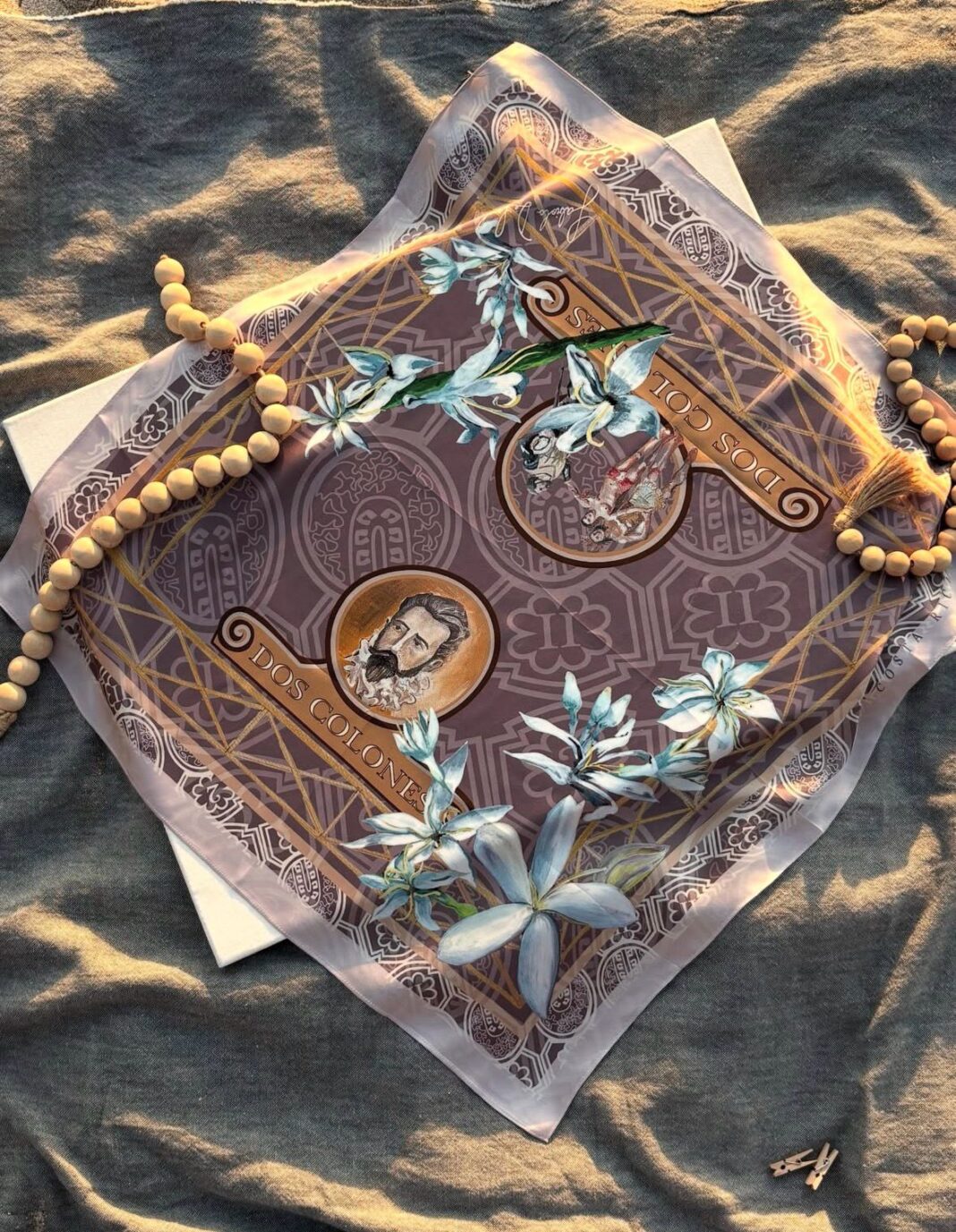 Del Rio y la artista costarricense Fabiola De Ford unen la marroquinería de autor y el arte textil en una cápsula inspirada en la numismática nacional